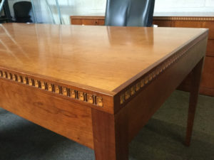 Novikoff desk