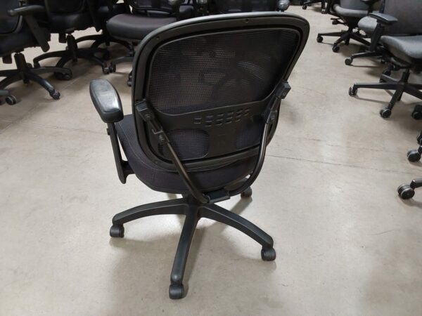 AIS Element Chair