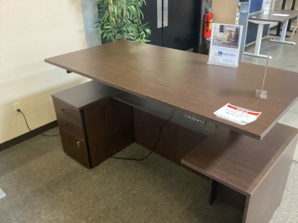 New Adjustable height desk