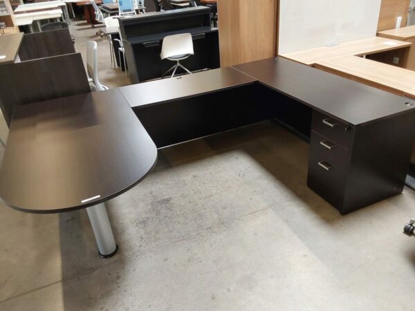 Peninsula u shape desk