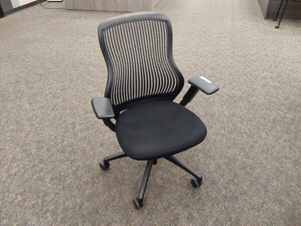 Knoll regeneration chair