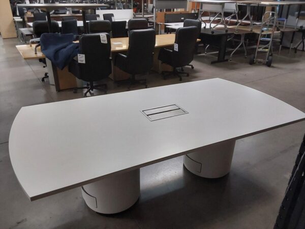 HON Preside Conference Table