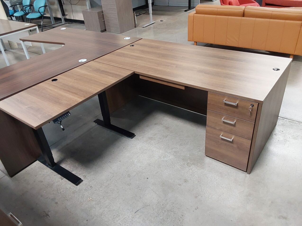 Cherryman L Shape with Adjustable Height Return
