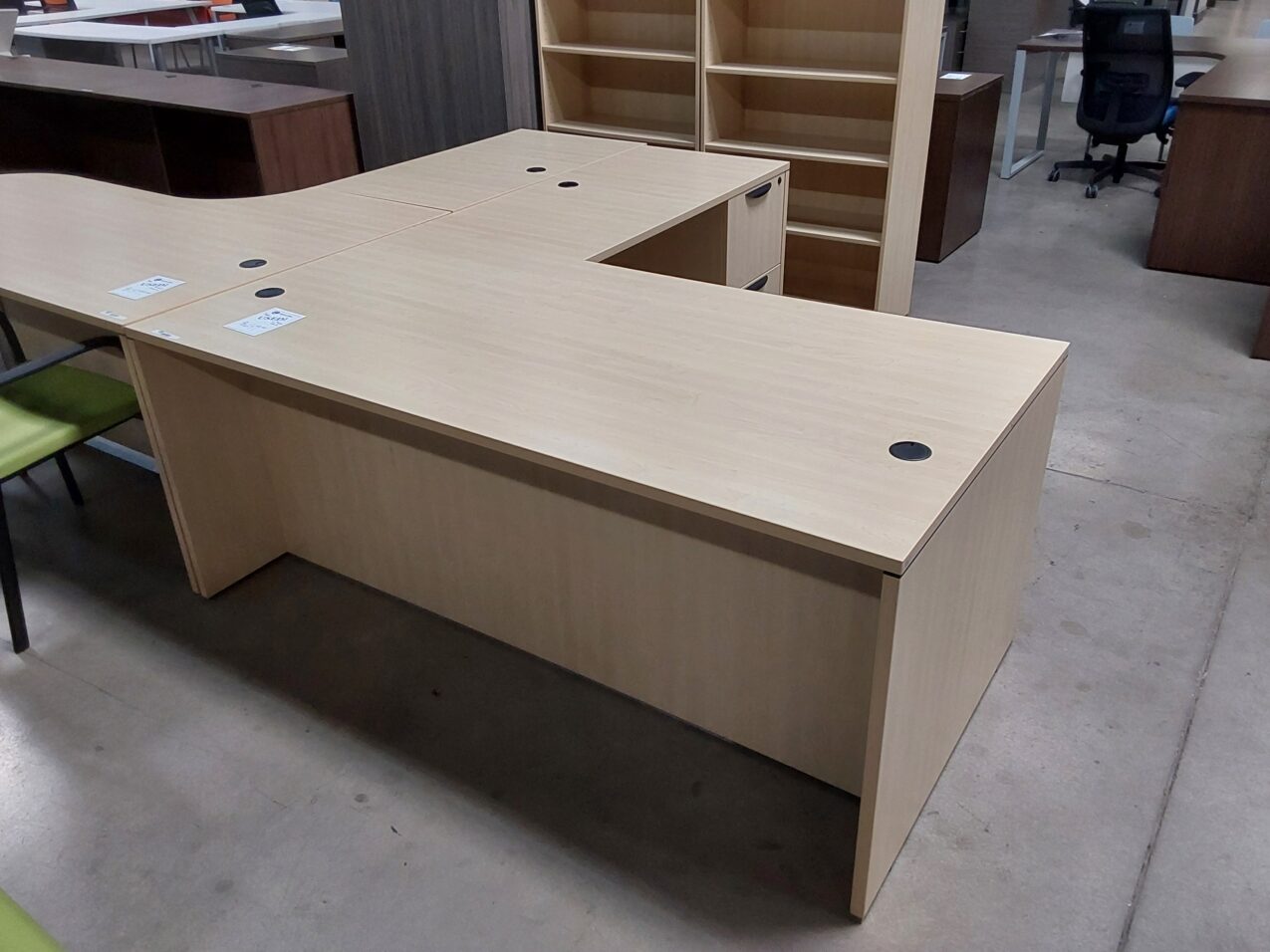 Maple executive l shape