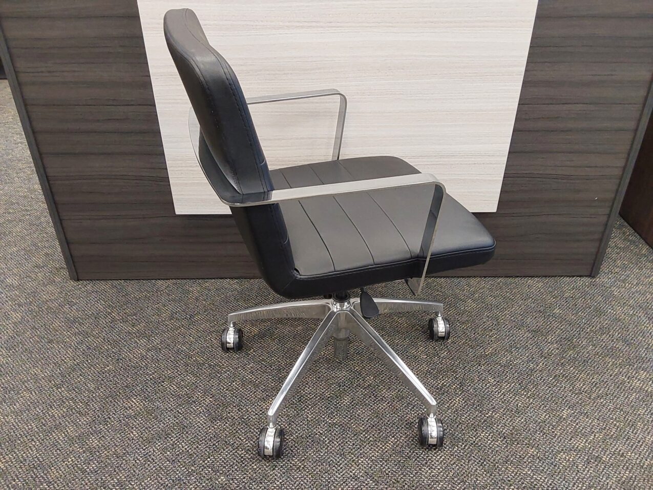 Black mid back conference chair