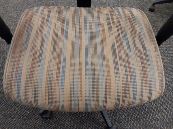 Global Mesh Task Chair