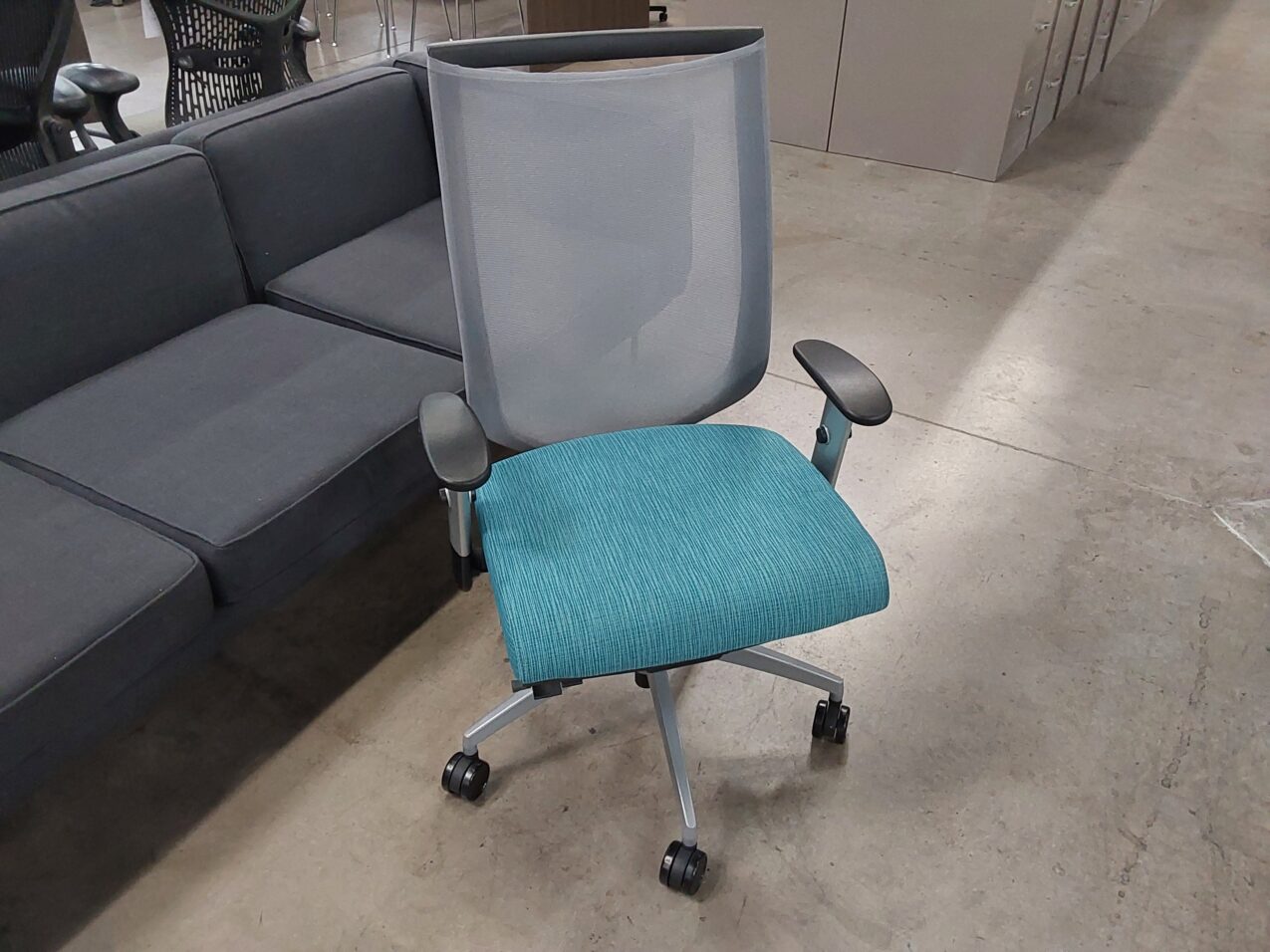 9 to 5 Aria Executive Chair