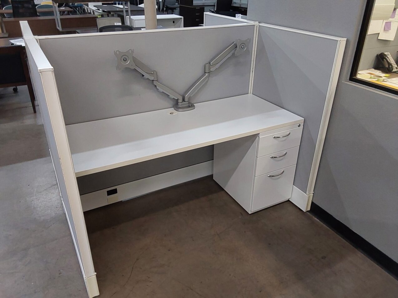 AIS call center workstation