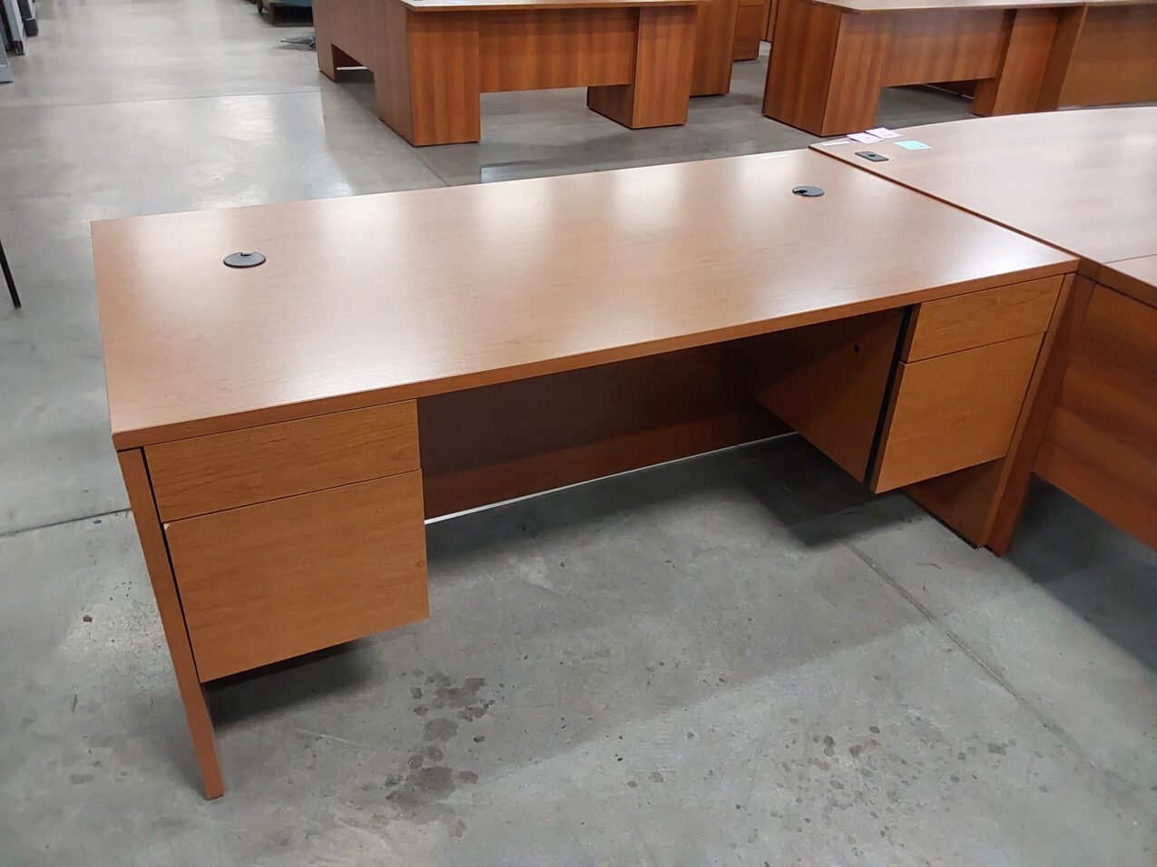 HON 10500 Desk