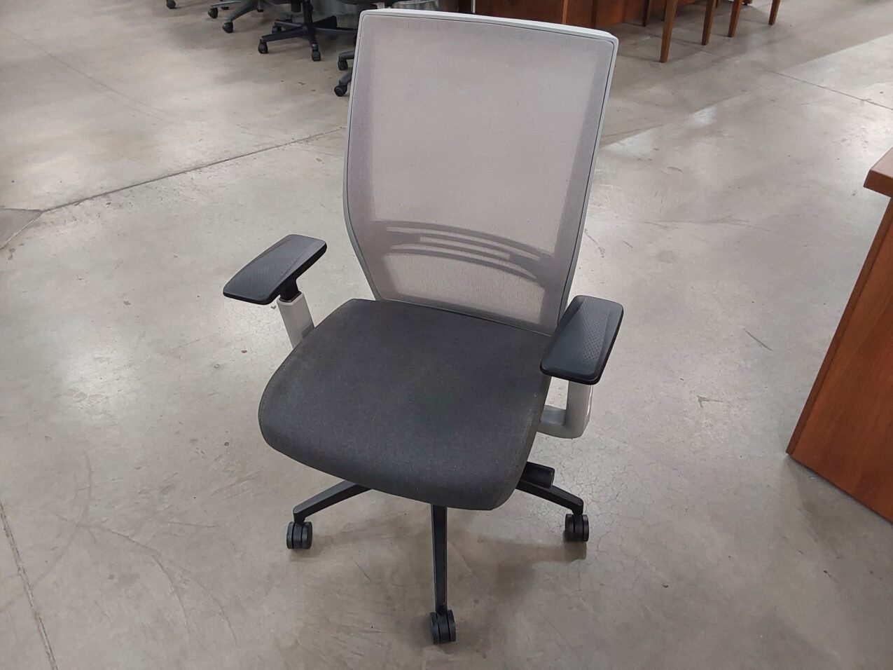 Sit On It Amplify Task Chair