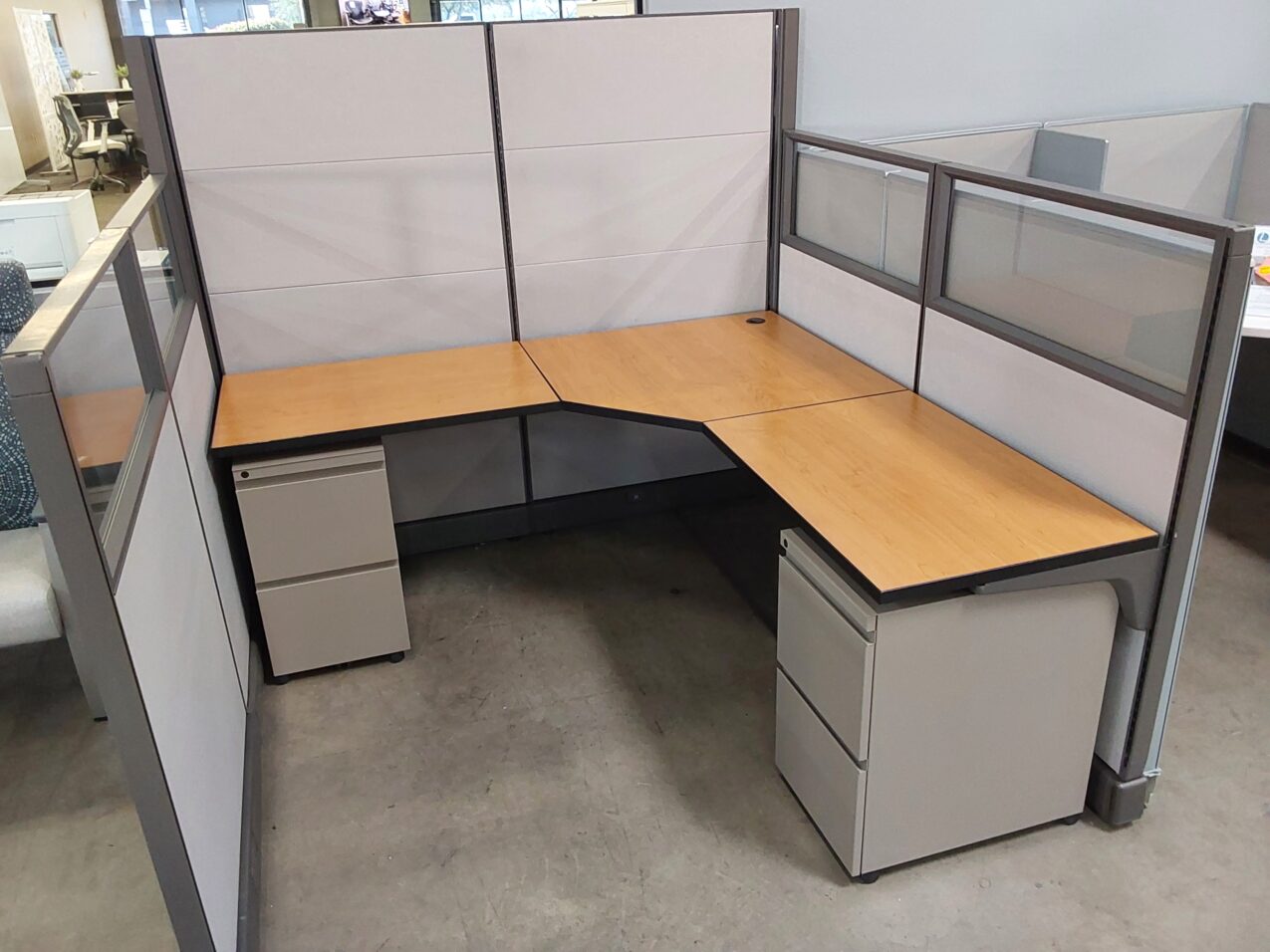 Used A02 WORKSTATION