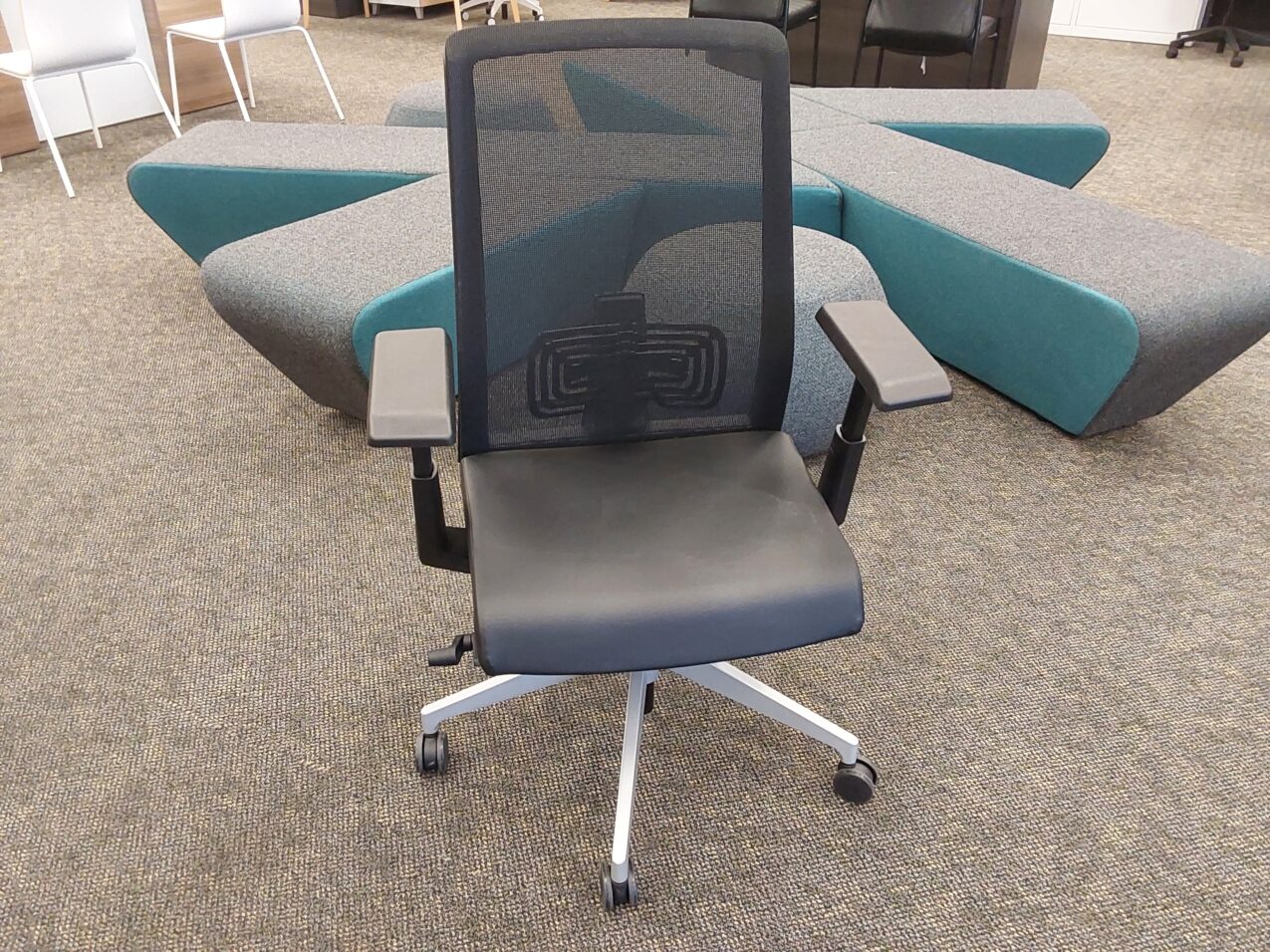 Haworth Very Executive Task Chair